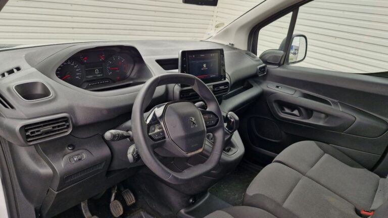 Peugeot Partner STANDARD 1000 KG BLUEHDI 100 ASPHAL - Image 16 (July 7, 2026)