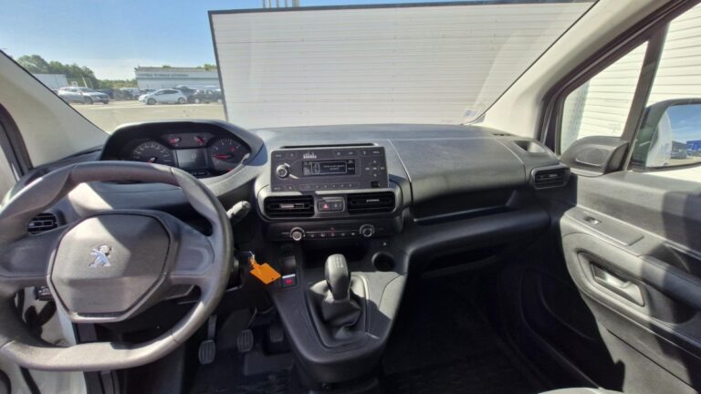 Peugeot Partner STANDARD 650 KG BLUEHDI 75 PREMIUM - Image 07 (July 7, 2026)