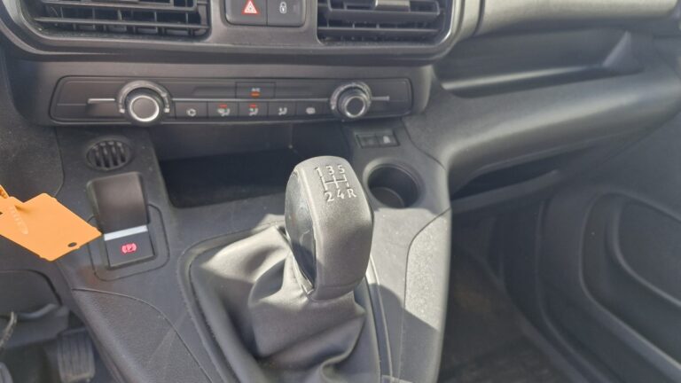 Peugeot Partner STANDARD 650 KG BLUEHDI 75 PREMIUM - Image 09 (July 7, 2026)
