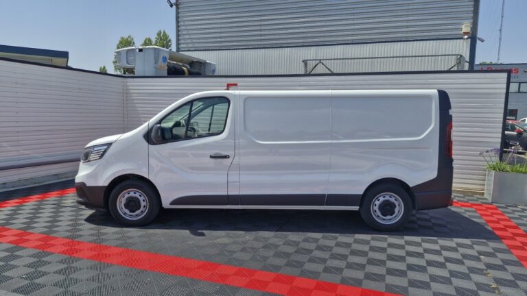 Renault Trafic Blue DCI 130 CONFORT - Image 03 (July 7, 2026)