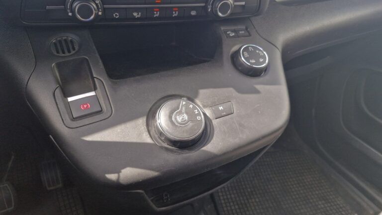 Citroën Berlingo M 1000 PURETECH 130 EAT8 WORKER - Image 07 (July 7, 2026)