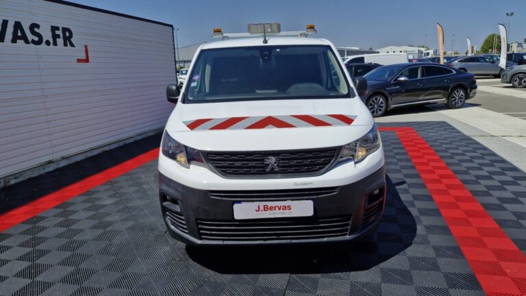 Peugeot Partner STANDARD 650 KG PURETECH 110 PREMIUM - Image 02 (July 7, 2026)
