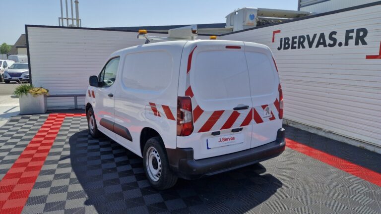 Peugeot Partner STANDARD 650 KG PURETECH 110 PREMIUM - Image 04 (July 7, 2026)