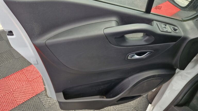 Renault Trafic DCI 145 EDC Grand Confort - Image 18 (July 7, 2026)