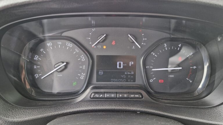 Peugeot Expert Standard 2.0 Bluehdi 120 EAT8 Asphalt - Image 18 (July 7, 2026)