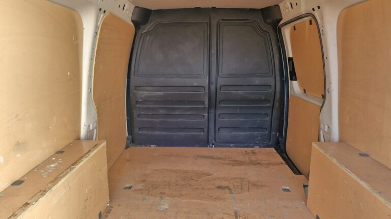 Volkswagen Caddy Van MAXI 2.0 TDI 102 BVM5 - Image 05 (July 7, 2026)