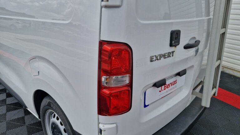 Peugeot Expert Standard 1.5 BlueHDI 120 Premium - Image 17 (July 7, 2026)