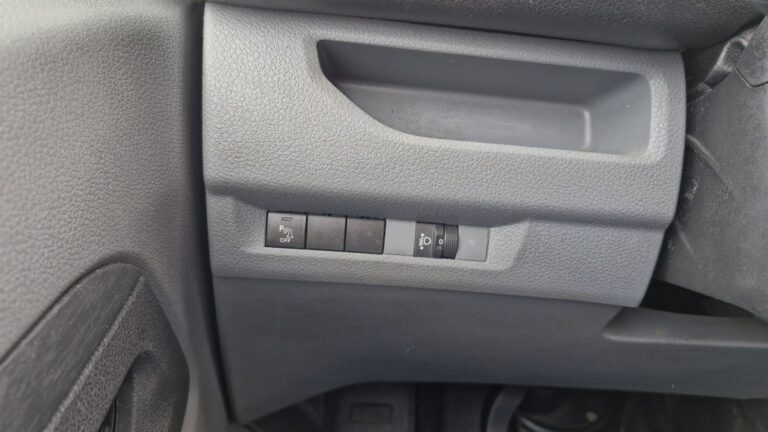 Peugeot Expert Standard 1.5 BlueHDI 120 Premium - Image 20 (July 7, 2026)