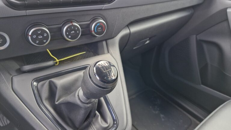 Nissan Townstar TCE 130 N-CONNECTA - Image 10 (July 7, 2026)
