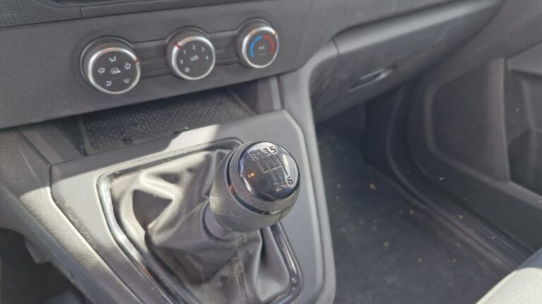 Renault Kangoo Van L1 BLUE DCI 95 GSR2 ADVANCE - Image 08 (July 7, 2026)