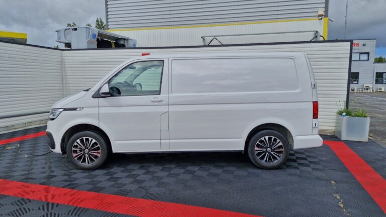Volkswagen Transporter 2.0 TDI 150 DSG7 BUSINESS - Image 03 (July 7, 2026)