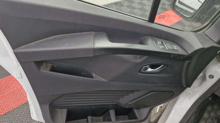 Renault Trafic Blue DCI 130 Grand Confort - Image 19 (July 7, 2026)