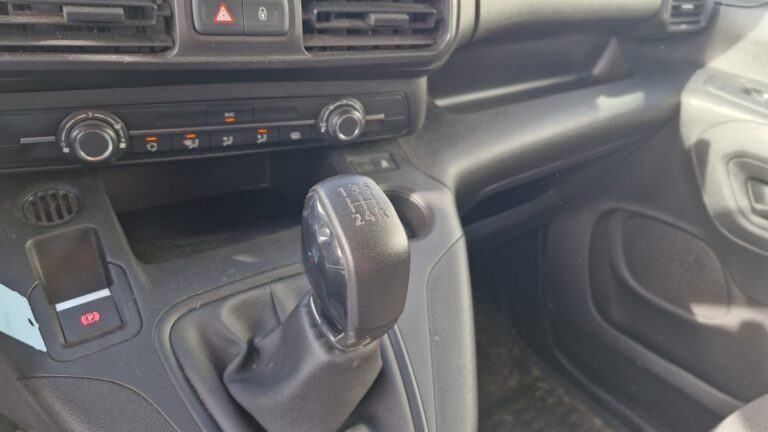 Peugeot Partner STANDARD BLUEHDI 100 PREMIUM - Image 11 (July 7, 2026)
