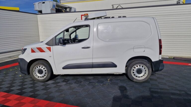 Peugeot Partner STANDARD BLUEHDI 100 PREMIUM - Image 03 (July 7, 2026)