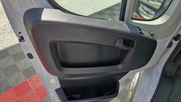 Peugeot Boxer BLUEHDI 140 ASPHALT - Image 17 (July 7, 2026)