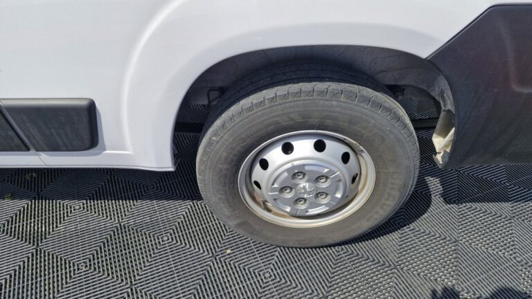Peugeot Boxer BLUEHDI 140 ASPHALT - Image 18 (July 7, 2026)