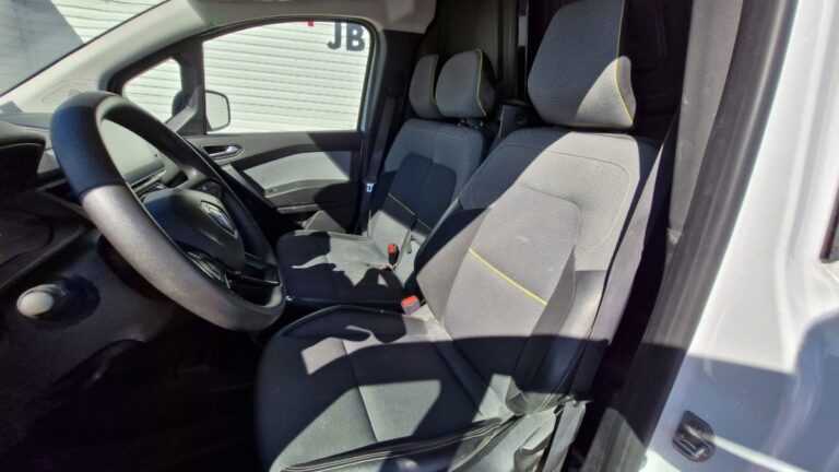 Renault Kangoo Van BLUE DCI 95 EXTRA – 3 PLACES - Image 08 (July 7, 2026)