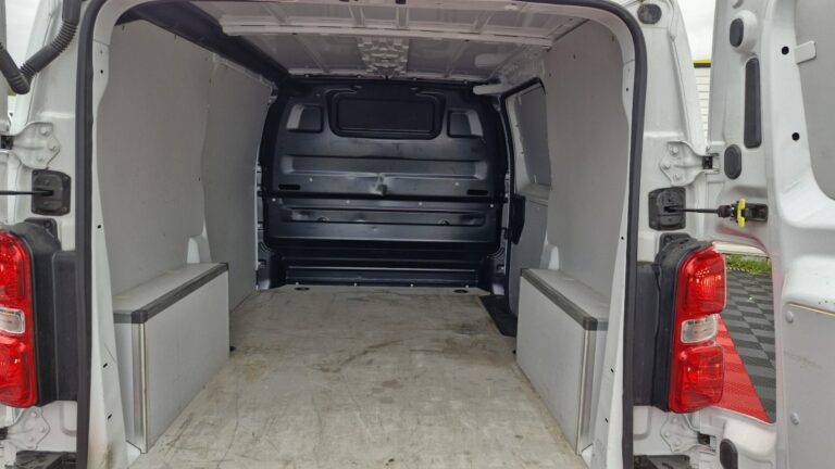 Fiat Scudo BLUEHDI 145 M EAT8 - Image 07 (July 7, 2026)