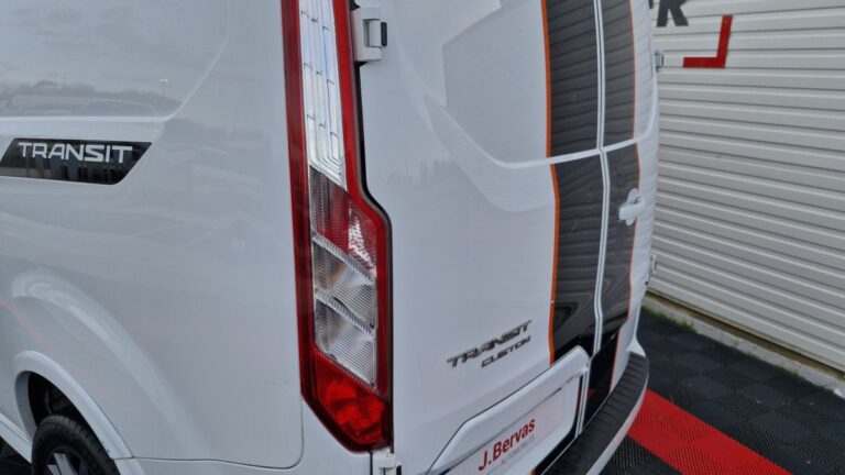 Ford Transit Custom 2.0 ECOBLUE 185 BVA SPORT - Image 18 (July 7, 2026)