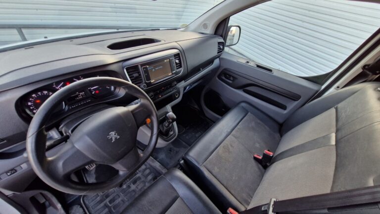 Peugeot Expert Standard BlueHDI 120 Premium - Image 10 (July 7, 2026)