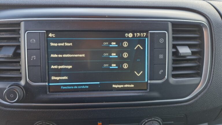 Peugeot Expert Standard BlueHDI 120 Premium - Image 11 (July 7, 2026)