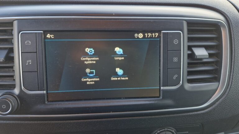 Peugeot Expert Standard BlueHDI 120 Premium - Image 13 (July 7, 2026)