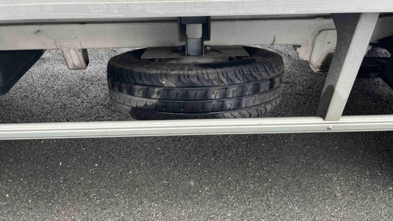 Volkswagen Crafter CHASSIS CABINE CSC PROPULSION (RJ) 35 L4 CGV CAPUCINE 2.0 TDI 177CH BUSINESS - Image 13 (July 7, 2026)
