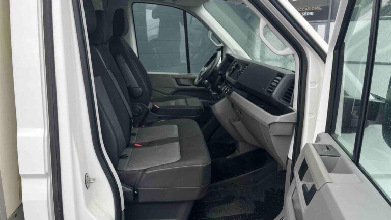 Volkswagen Crafter CHASSIS CABINE CSC PROPULSION (RJ) 35 L4 CGV CAPUCINE 2.0 TDI 177CH BUSINESS - Image 16 (July 7, 2026)