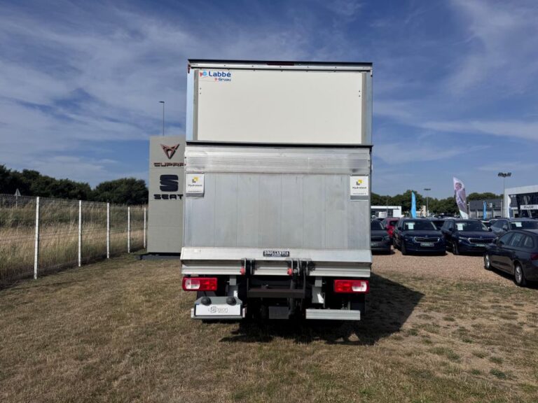 Volkswagen Crafter CHASSIS CABINE CSC PROPULSION (RJ) 35 L4 CGV CAPUCINE 2.0 TDI 177CH BUSINESS - Image 03 (July 7, 2026)