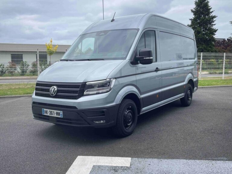 Volkswagen Crafter VAN 35 2.0 TDI 177 CH BVA8 BUSINESS - Image 01 (July 7, 2026)