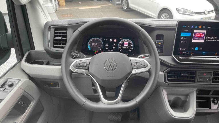 Volkswagen Crafter VAN 35 2.0 TDI 177 CH BVA8 BUSINESS - Image 17 (July 7, 2026)