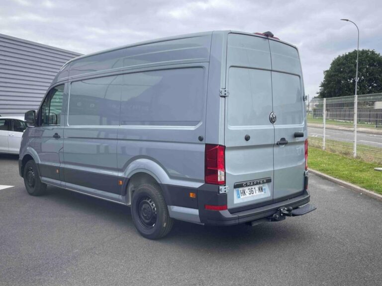Volkswagen Crafter VAN 35 2.0 TDI 177 CH BVA8 BUSINESS - Image 03 (July 7, 2026)