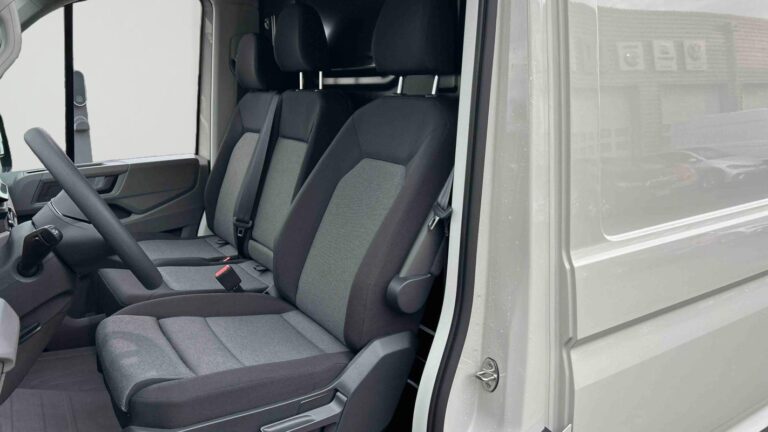 Volkswagen Crafter VAN 35 2.0 TDI 140 CH BUSINESS - Image 15 (July 7, 2026)