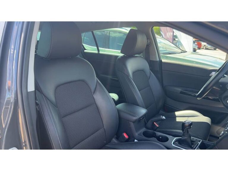 Kia Sportage 1.6 CRDi 136ch MHEV ISG BVM6 4×2 Black Edition Business - Image 12 (July 7, 2026)