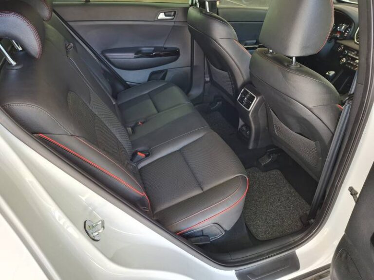 Kia Sportage 1.6 CRDi 115 ISG 4×2 BVM6 GT Line - Image 14 (July 7, 2026)