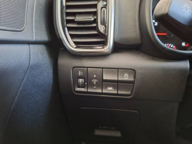 Kia Sportage 1.6 CRDi 115 ISG 4×2 BVM6 GT Line - Image 20 (July 7, 2026)