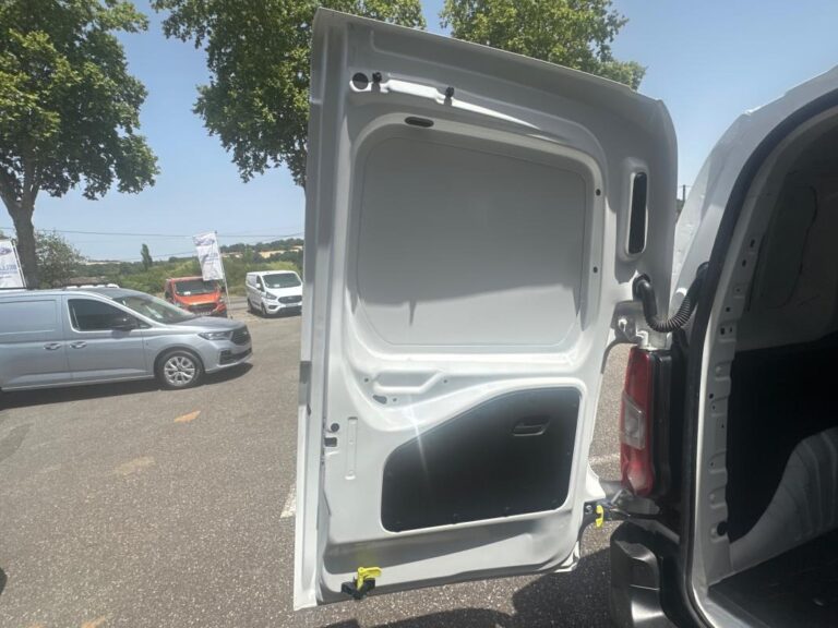 Peugeot Partner FOURGON STANDARD 1000 KG BLUEHDI 100 S&S BVM5 ASPHALT - Image 08 (July 7, 2026)
