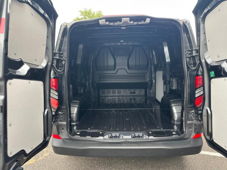Ford Transit Custom FOURGON FGN 320 2.0 ECOBLUE 170 CH BVA8 TREND - Image 07 (July 7, 2026)