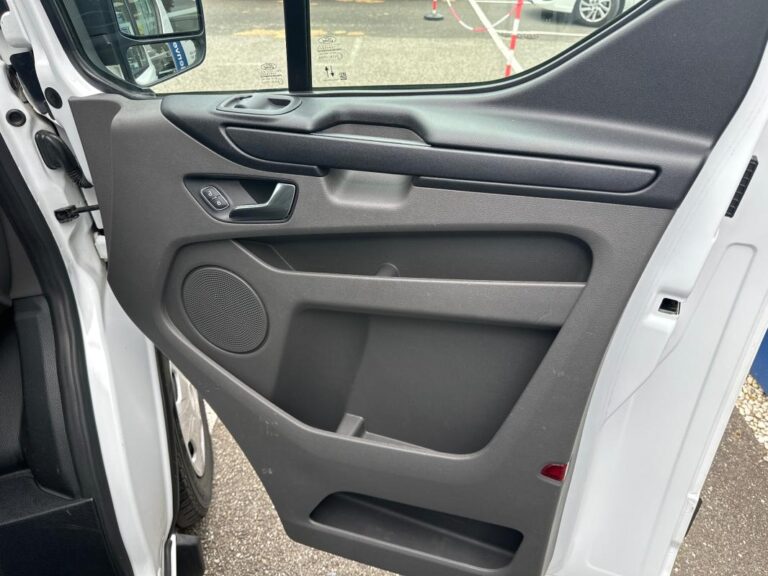 Ford Transit Custom FOURGON 320 2.0 ECOBLUE 130 BVA TREND BUSINESS - Image 13 (July 7, 2026)