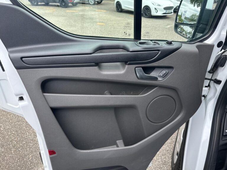 Ford Transit Custom FOURGON 320 2.0 ECOBLUE 130 BVA TREND BUSINESS - Image 16 (July 7, 2026)