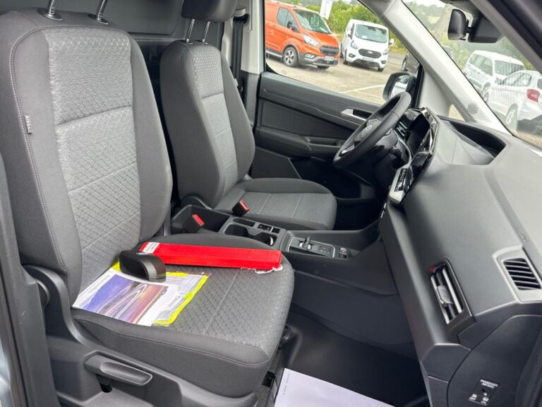 Ford Transit Connect FGN 2.0 ECOBLUE 122CH L2 DCT7 LIMITED - Image 12 (July 7, 2026)