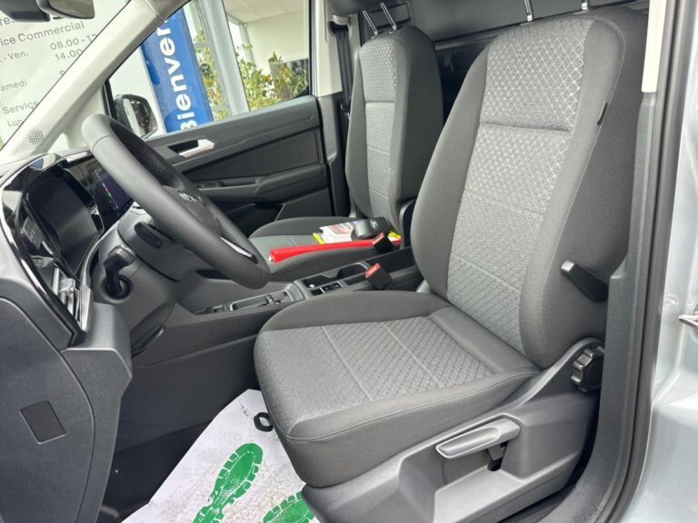 Ford Transit Connect FGN 2.0 ECOBLUE 122CH L2 DCT7 LIMITED - Image 15 (July 7, 2026)