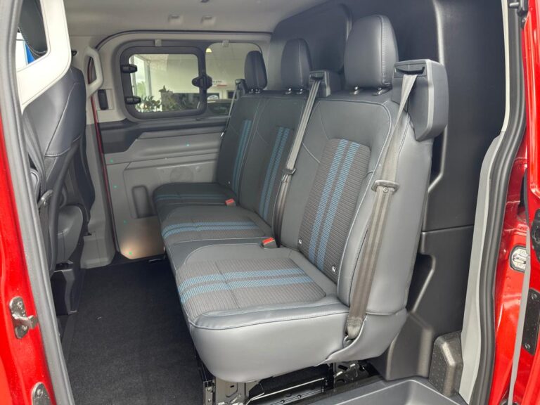 Ford Transit Custom CABINE APPROFONDIE CA 320 2.0 ECOBLUE 170 CH BVA8 SPORT - Image 12 (July 7, 2026)