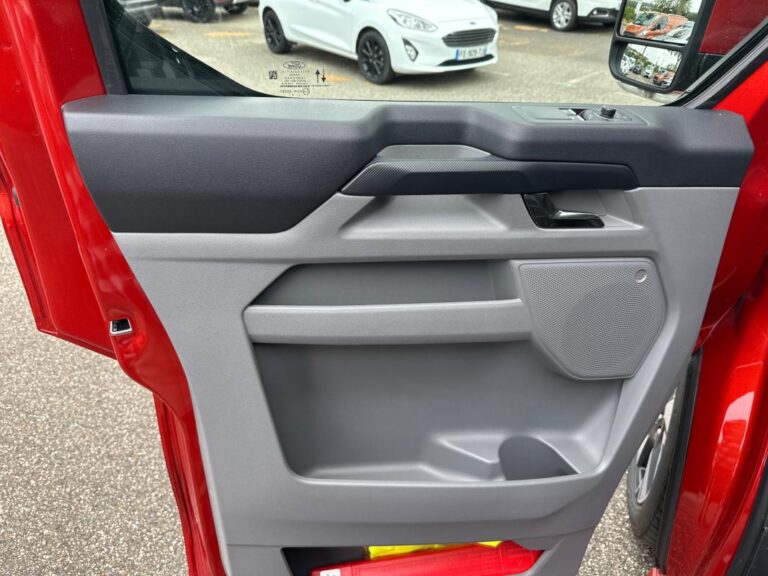 Ford Transit Custom CABINE APPROFONDIE CA 320 2.0 ECOBLUE 170 CH BVA8 SPORT - Image 15 (July 7, 2026)