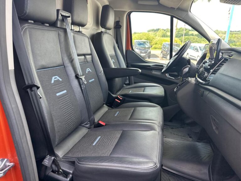 Ford Transit Custom FOURGON 2.0 ECOBLUE – 170 BVA S&S 300 ACTIVE - Image 12 (July 7, 2026)