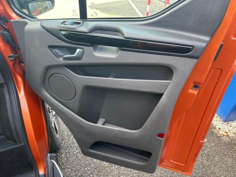 Ford Transit Custom FOURGON 2.0 ECOBLUE – 170 BVA S&S 300 ACTIVE - Image 14 (July 7, 2026)