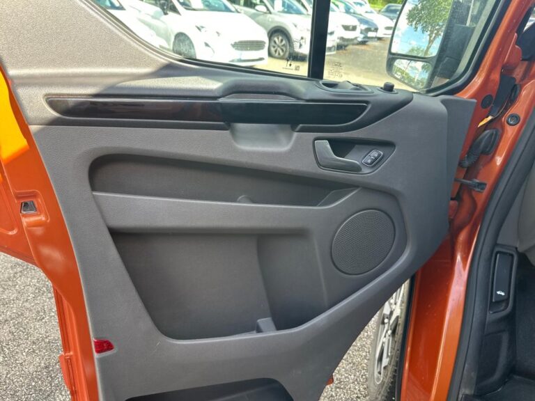 Ford Transit Custom FOURGON 2.0 ECOBLUE – 170 BVA S&S 300 ACTIVE - Image 18 (July 7, 2026)