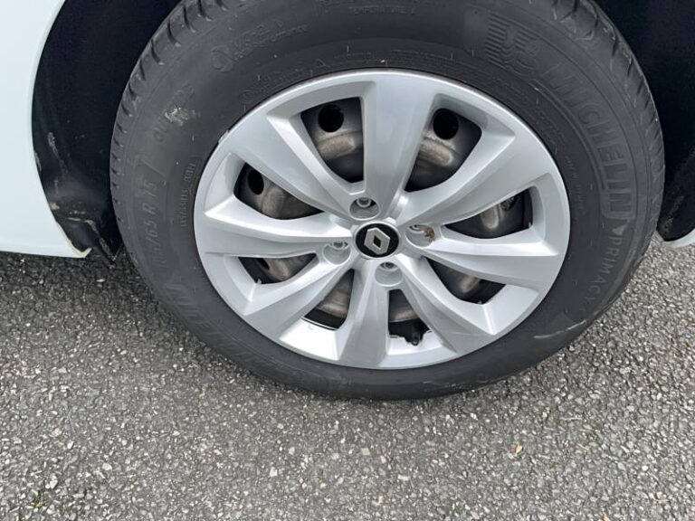 Renault Clio SOCIETE BLUE DCI 85 AIR NAV - Image 14 (July 7, 2026)
