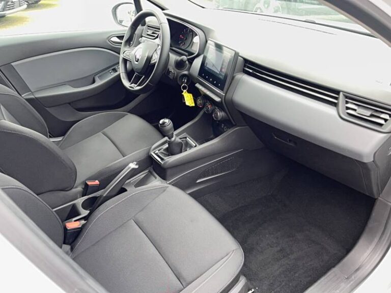 Renault Clio SOCIETE BLUE DCI 85 AIR NAV - Image 17 (July 7, 2026)