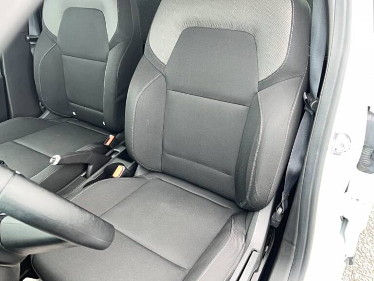 Renault Clio SOCIETE BLUE DCI 85 AIR NAV - Image 09 (July 7, 2026)